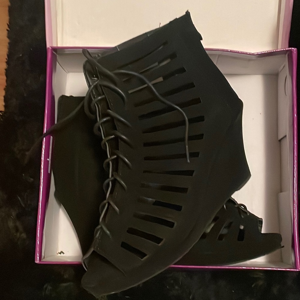 Black 3 1/2” wedge sandals size 9